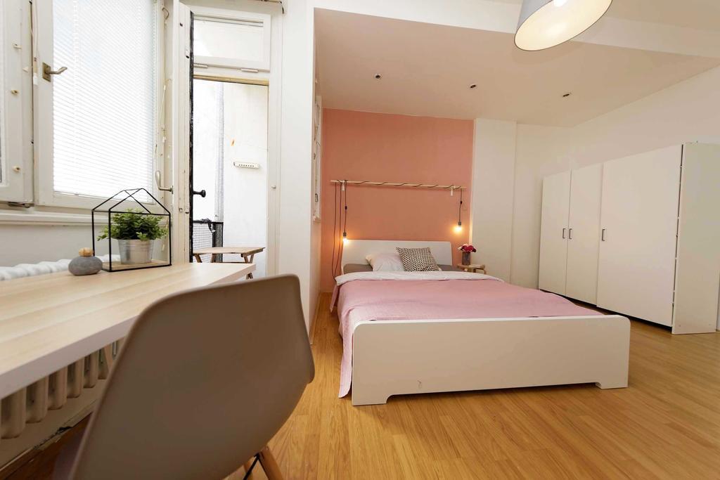 Apartments Ve Smeckach 27 Прага Екстер'єр фото
