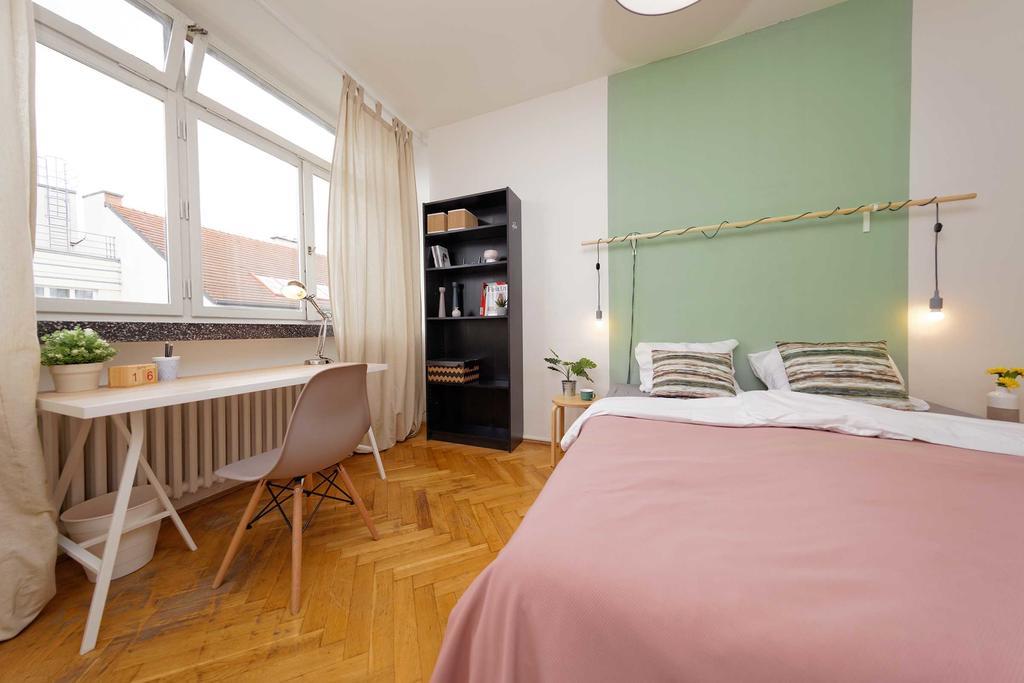 Apartments Ve Smeckach 27 Прага Екстер'єр фото