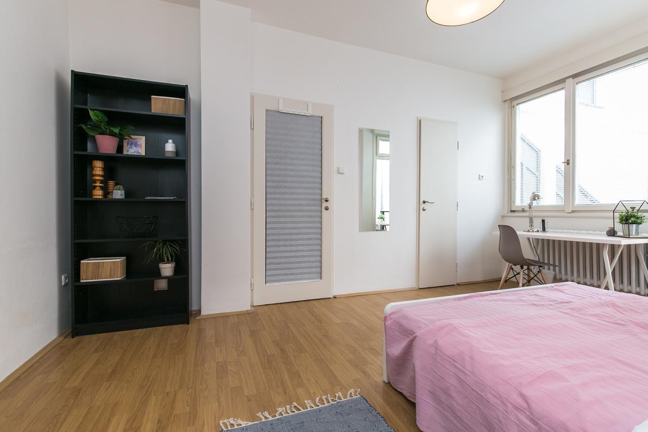 Apartments Ve Smeckach 27 Прага Екстер'єр фото