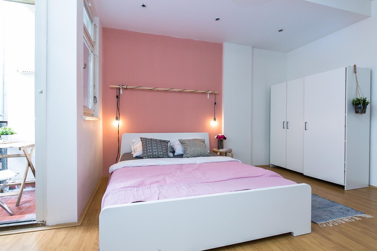 Apartments Ve Smeckach 27 Прага Екстер'єр фото