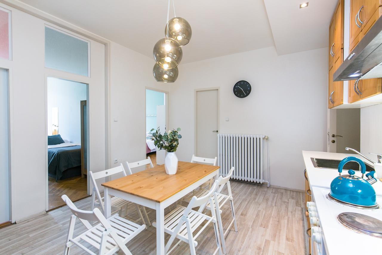 Apartments Ve Smeckach 27 Прага Екстер'єр фото